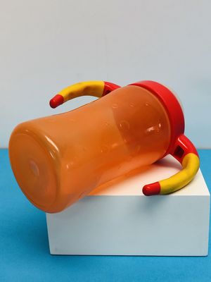 BPA расслоина свободно не 9 месяцев чашка Sippy младенца ребенк 7 унций