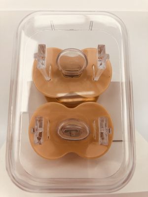 2pcs 0-6 жидкостного месяцев младенца Soother силикона